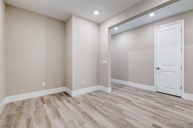 Building Photo - 9593 Sard Ln