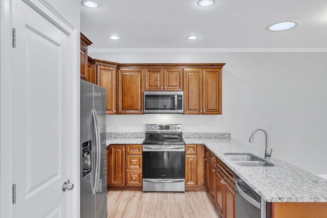 Building Photo - Beautiful 3-Bed Oasis in Travelers Rest with Granite Kitchen & Cozy Fireplace ($2275/mo base rent**)