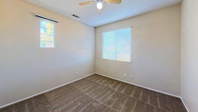 Building Photo - 1800 E Lakeshore Dr