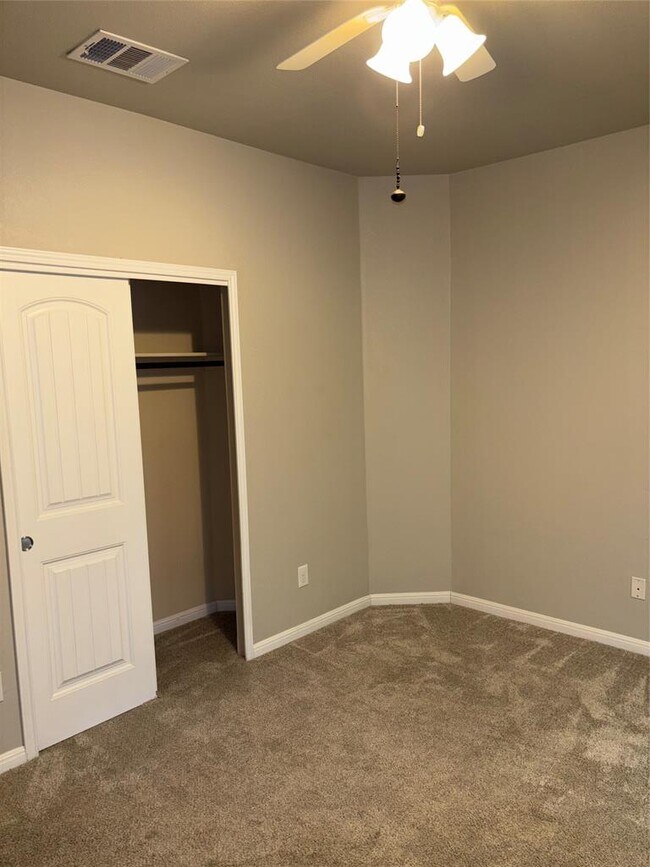 Building Photo - 634 River Bluff Cir