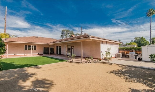 Building Photo - 13104 Magnolia Blvd