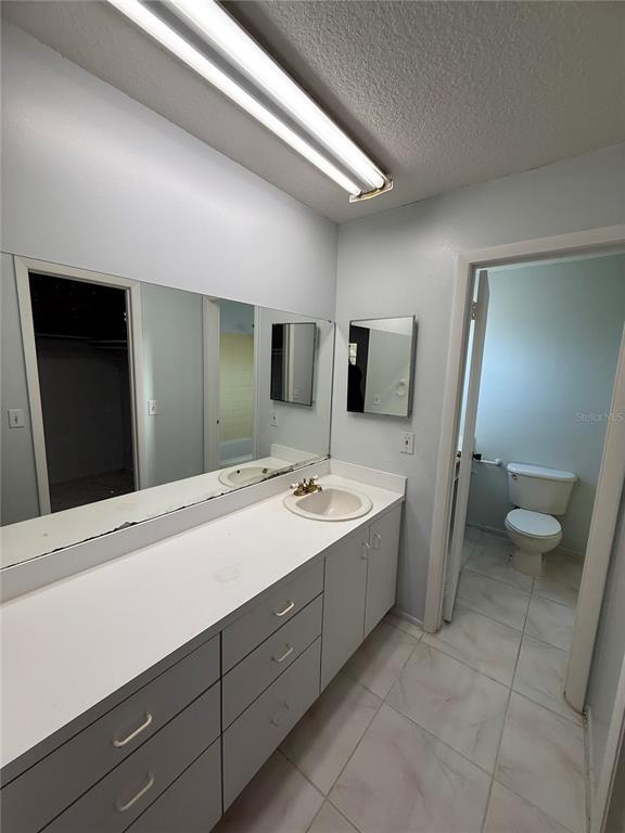 Building Photo - 10159 Crown Ct