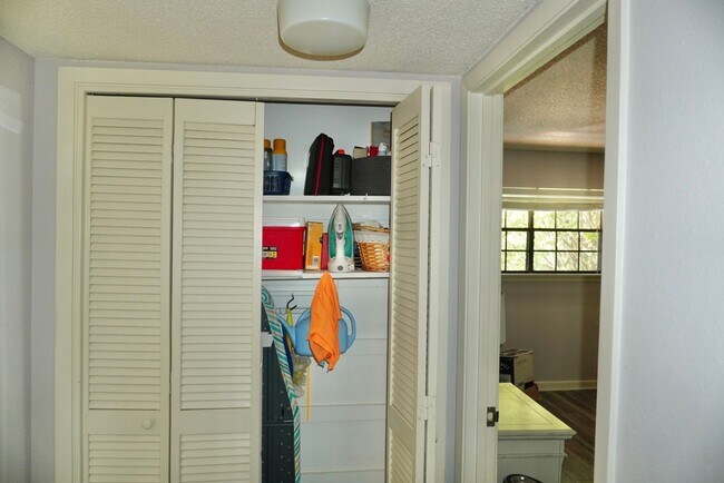 Building Photo - Gorgeous Condo Located in the Seascape com...