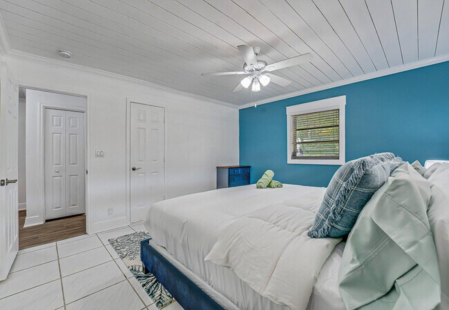 Building Photo - 532 N Palmway