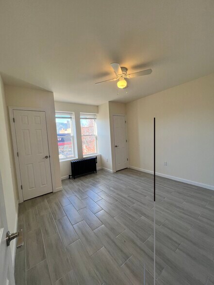 Building Photo - 155 Evergreen Pl