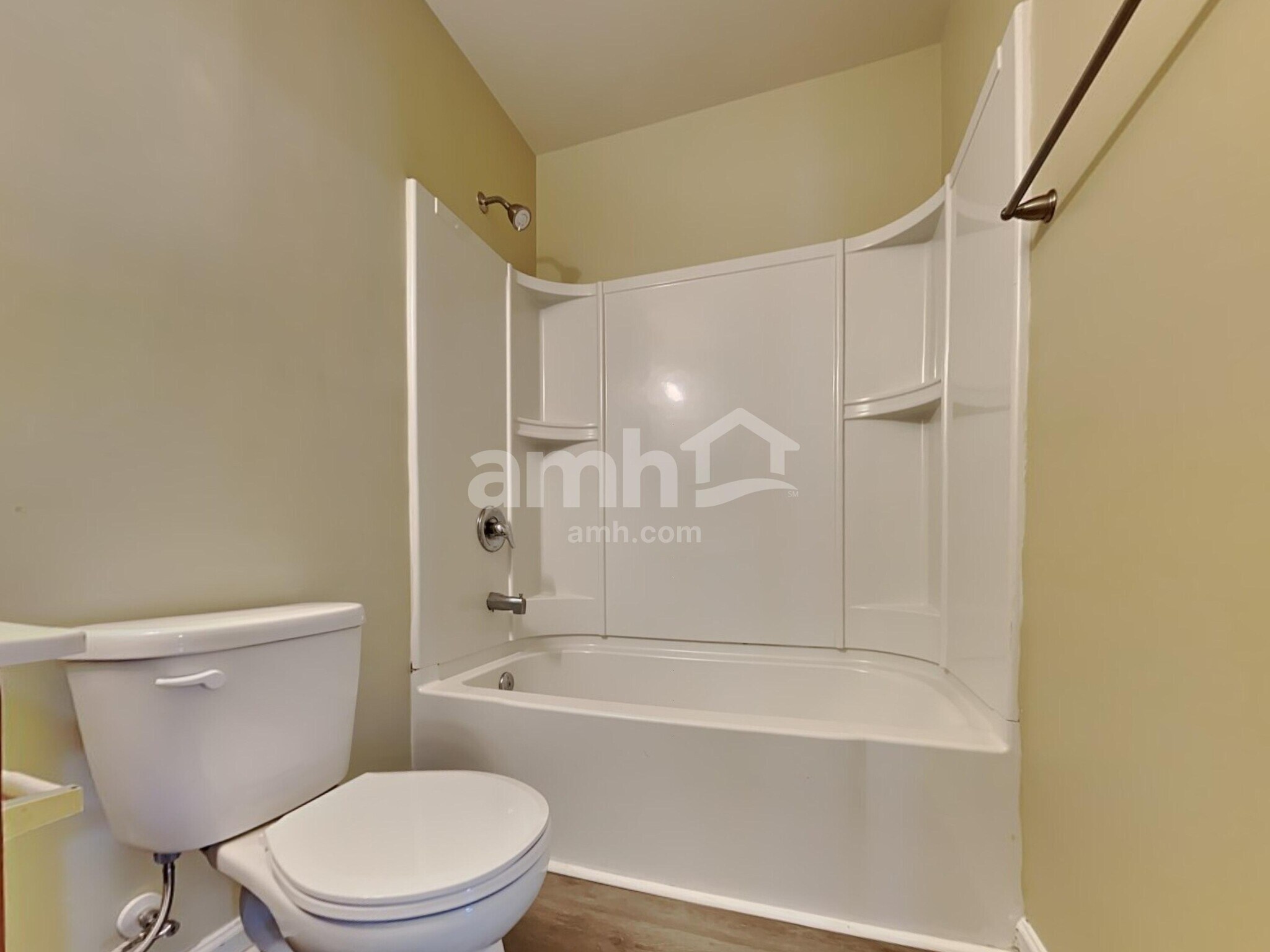 Building Photo - 350 Iveson Rd