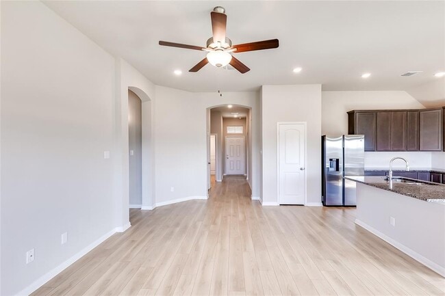 Building Photo - 7747 Merry Oaks Cv