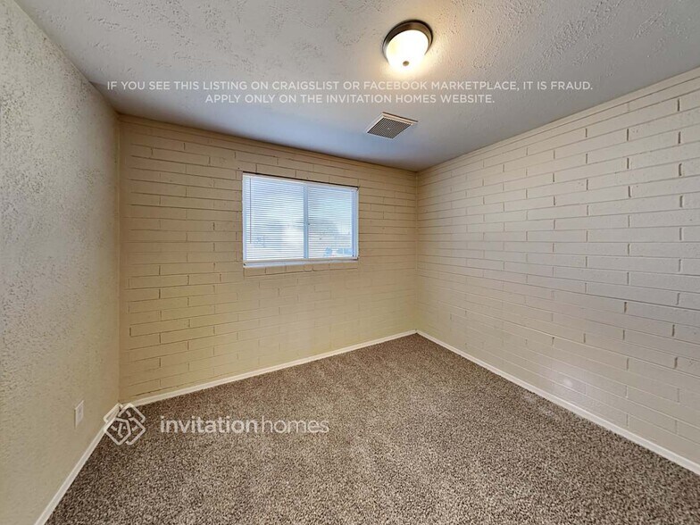 Building Photo - 5615 West Campbell Ave