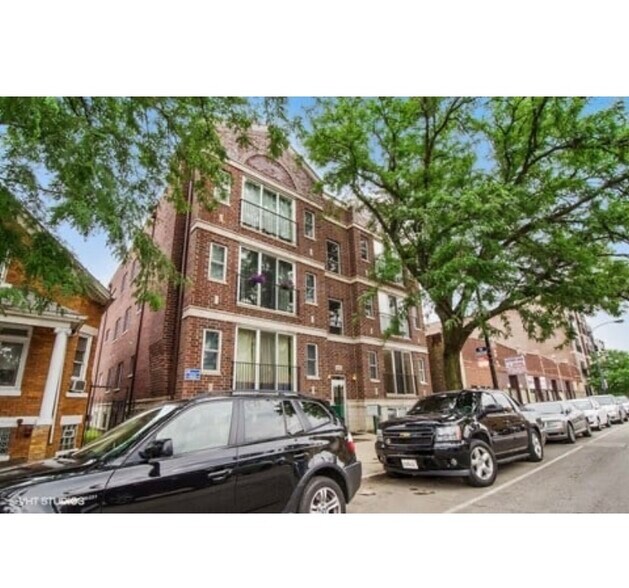 Building Photo - 3831 N Kedzie Ave