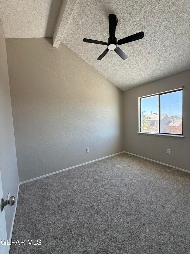 Building Photo - 11708 Sierra Azul Dr