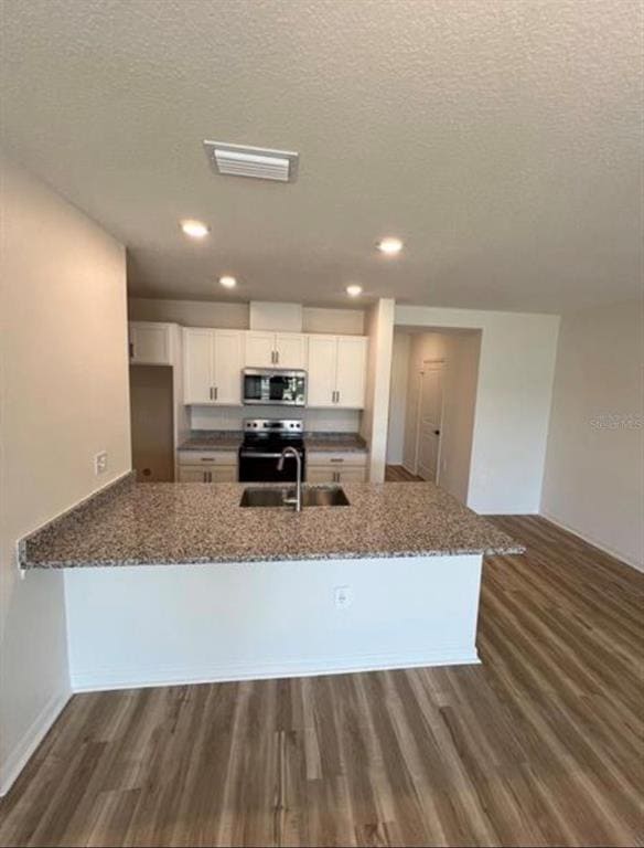 Building Photo - 733 Stoney Pointe Cir