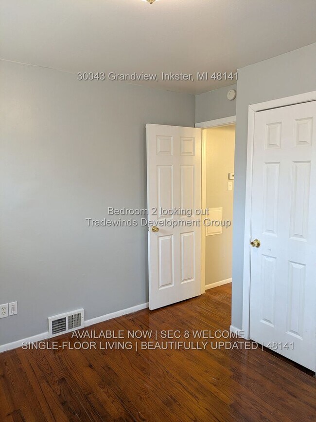 Building Photo - 30043 Grandview St