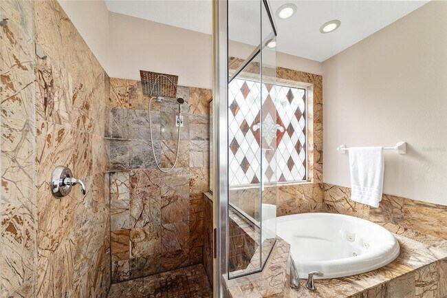 Building Photo - 1706 SW 27th St