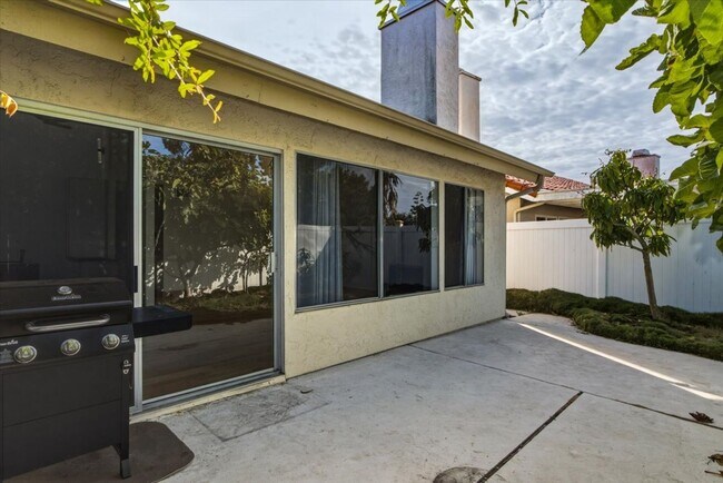 Building Photo - 6763 Camino Del Prado