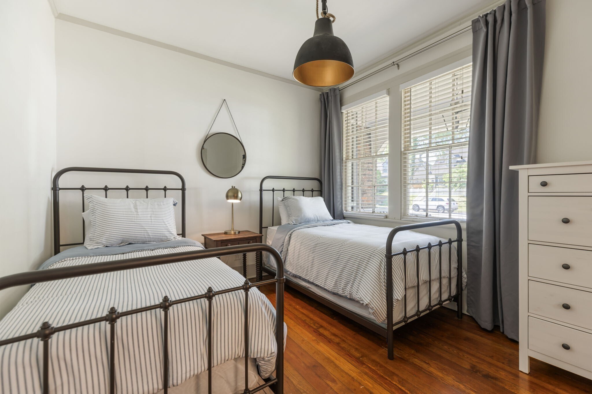 Building Photo - 2018 Sweetbriar Ave