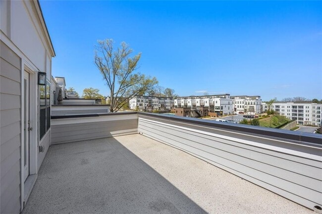 Building Photo - 2145 Burnside Dr NW