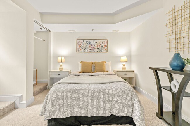 Building Photo - Spacious & Conveniently Located 2br/2ba on U St Corridor!