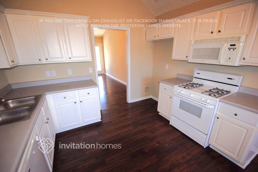 Building Photo - 1454 Forest Path Ln