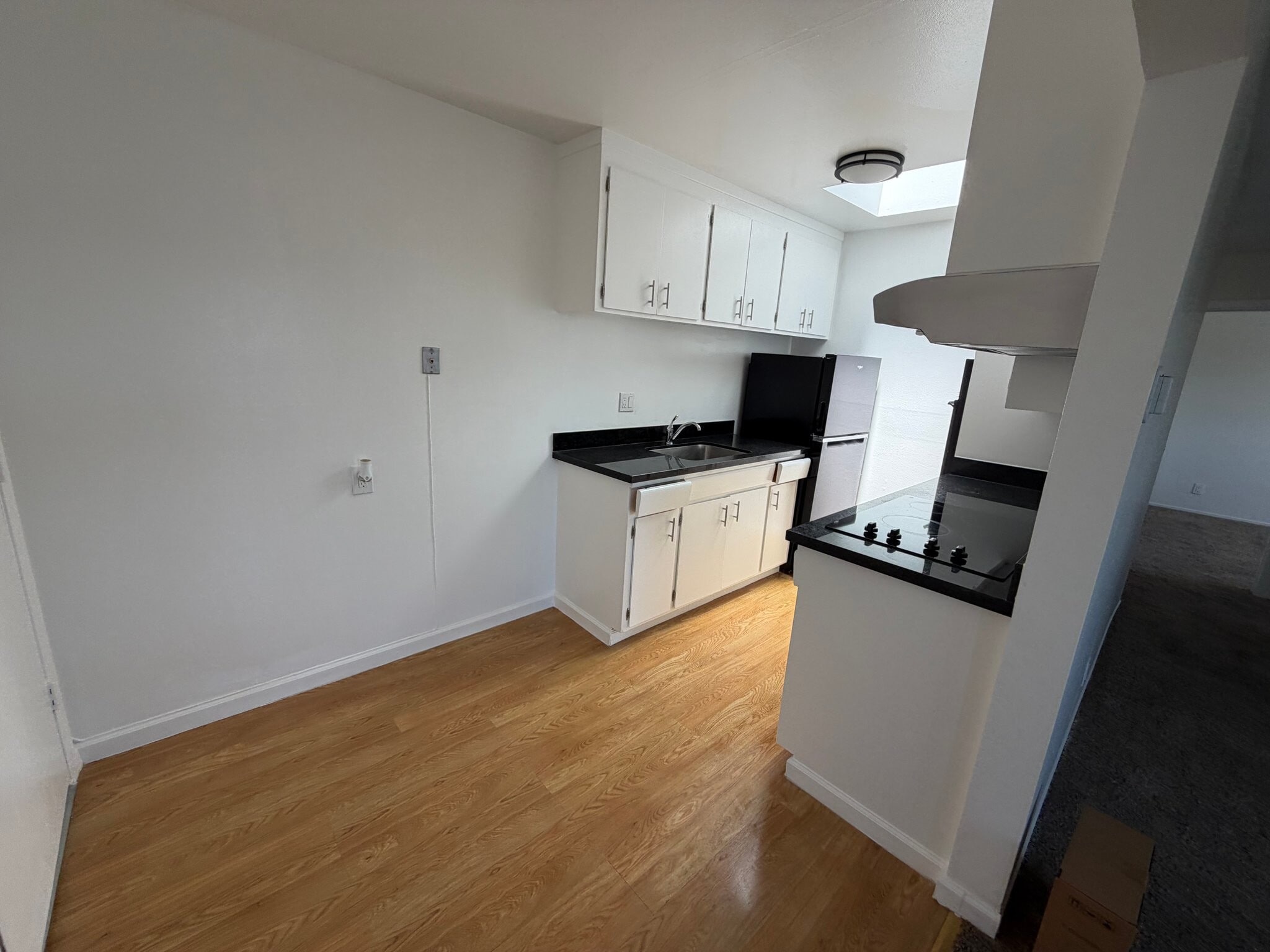 Building Photo - 490 Talbert St