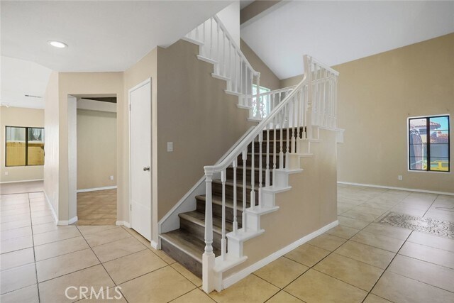 Building Photo - 325 Rainbow Terrace