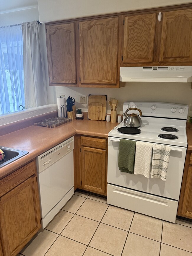 Building Photo - 2536 N Corinthian Garden Dr