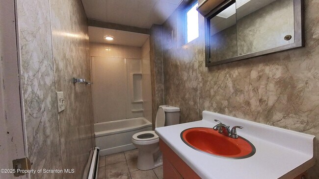 Building Photo - 52 Luzerne St