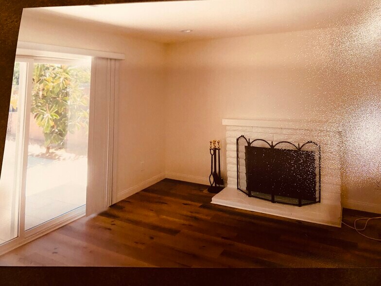 Building Photo - 4076 Mira Costa St