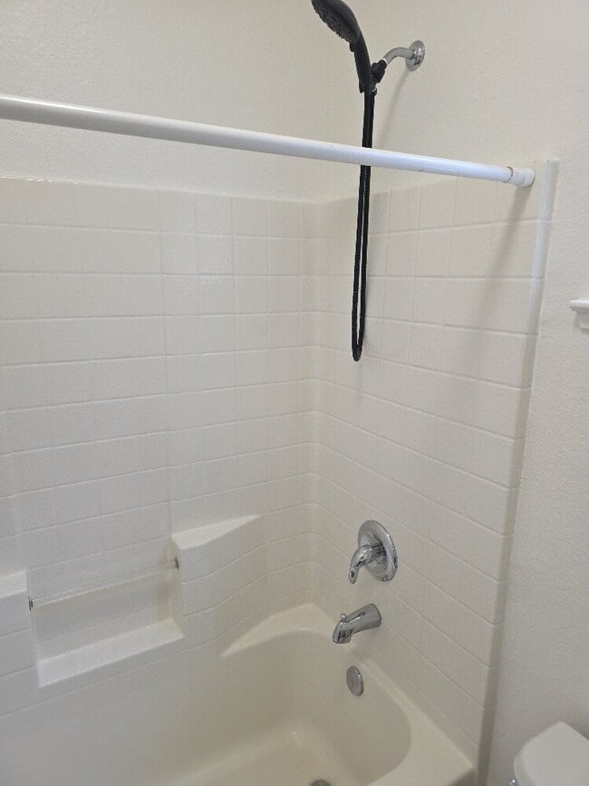 Building Photo - Beautiful house for rent in Folsom 4 bd 3 bath 1920 sq feet