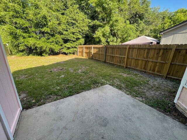 Building Photo - Updated 3BR/2BA Home with Fenced Backyard in Dunn Ave / Highlands Area