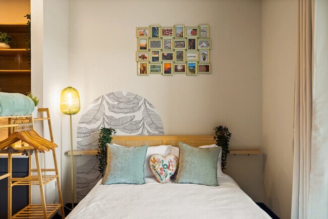 Building Photo - 9127 Research Blvd