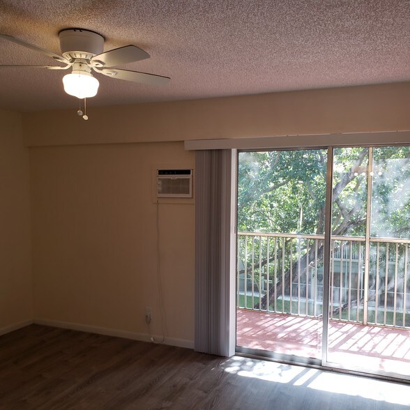Building Photo - 151 SW 134th Way