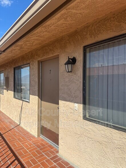 Building Photo - 13079 Eliseo Rd