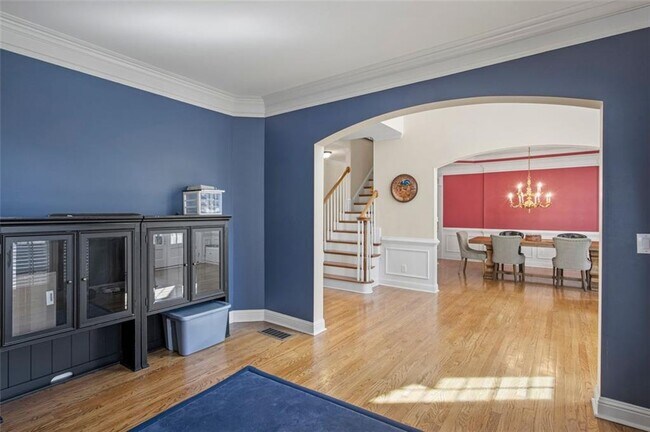 Building Photo - 5685 Lake Manor Trce