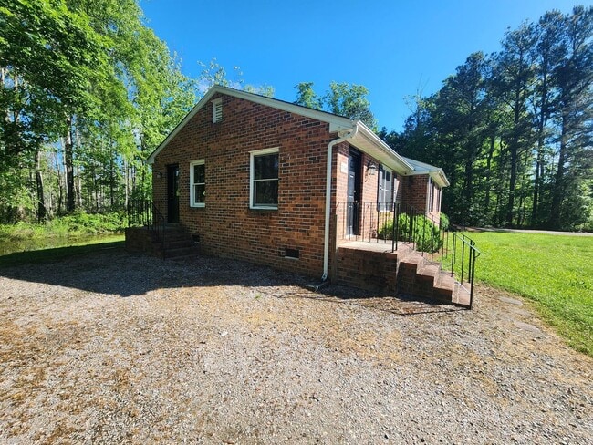 Building Photo - DUPLEX IN PRINCE GEORGE