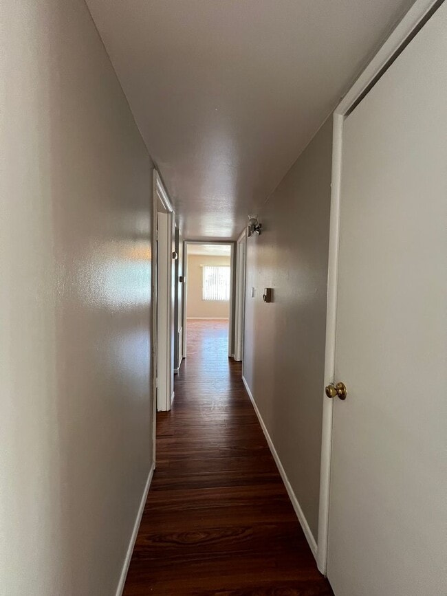 Building Photo - 3 Bedroom 2 Bathroom House Located Near Ca...