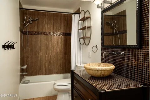 Building Photo - 13034 N 8th Ave