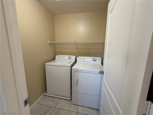 Building Photo - 10629 Axis Mountain Ct