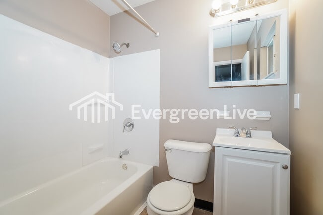 Building Photo - 672 Liberty Ln