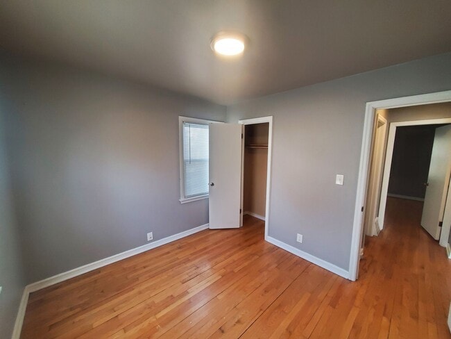 Building Photo - 2 Bedroom Single Family Ranch