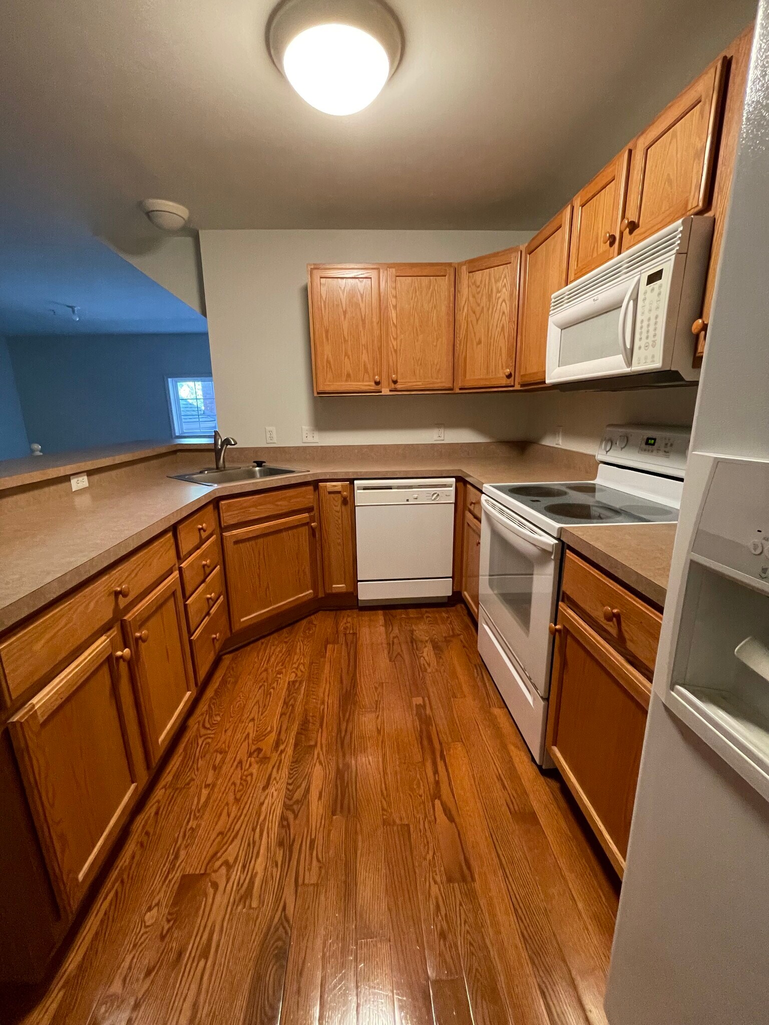 Building Photo - 3074 Barclay Way