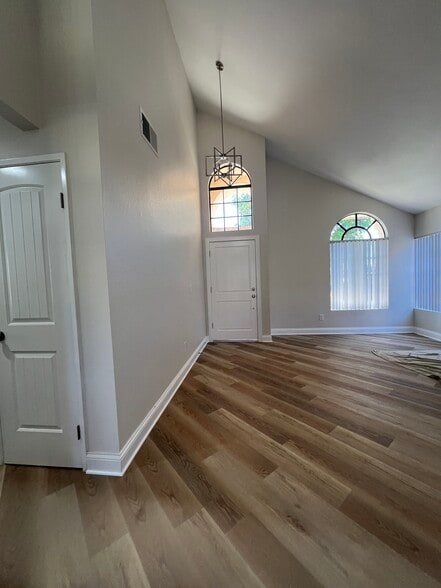 Building Photo - 737 Ashbrook Dr