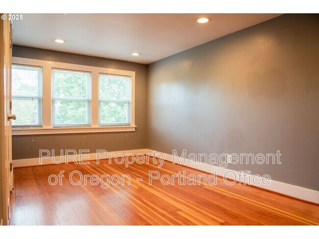Building Photo - 5311 NE 30th Ave