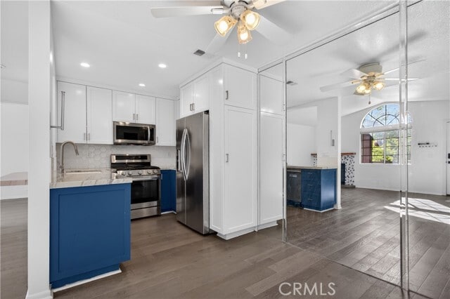 Building Photo - 60 Flor De Mar