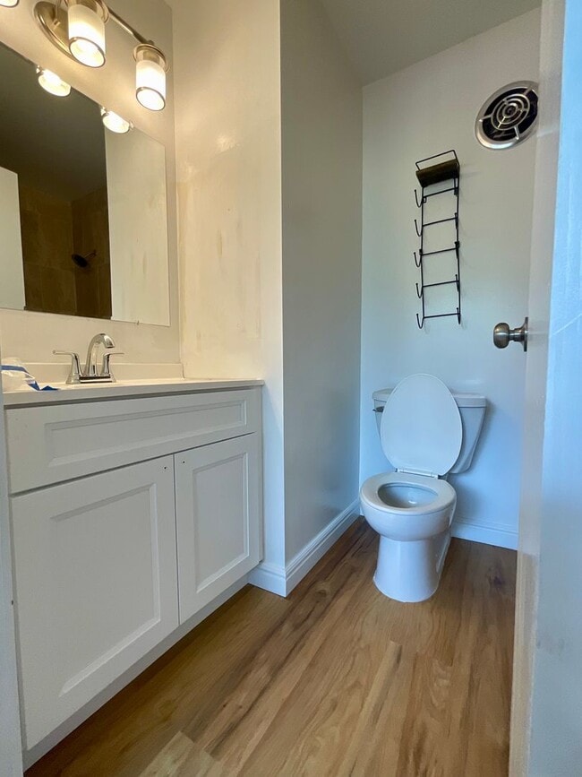 Building Photo - Convenient 2/2/1 with Lanai