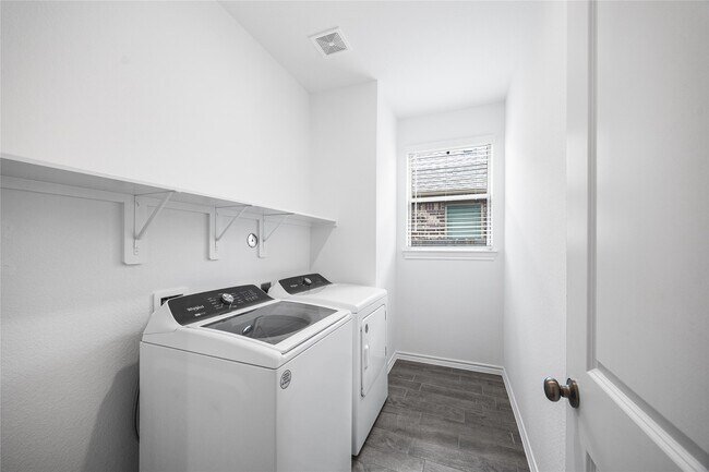 Building Photo - 15110 Wild Gully Wy