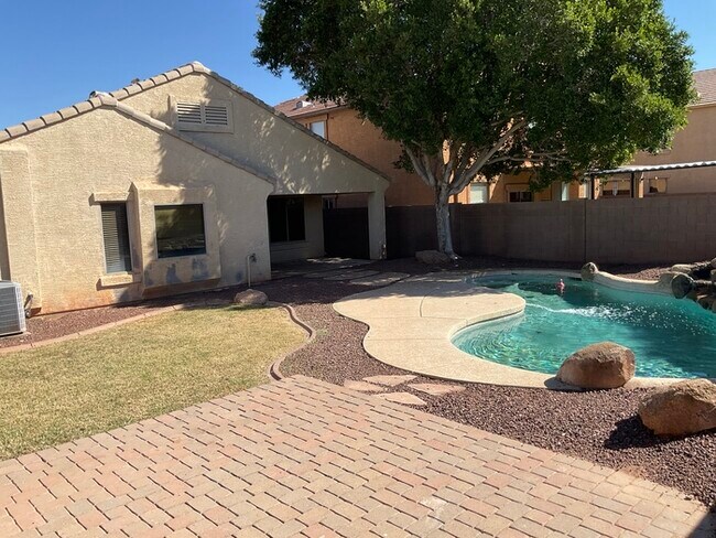 Building Photo - Amazing 4-Bedroom Home W/ POOL Service