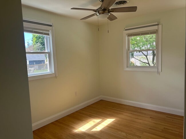 Building Photo - Beautiful Single Family Home