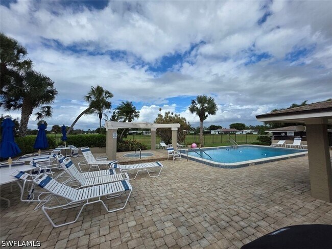 Building Photo - 3655 Boca Ciega Dr
