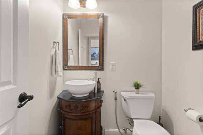 Building Photo - 415 Lyerly Pointe