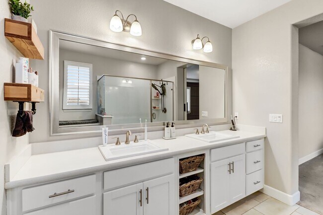 Building Photo - Beautiful 4-Bedroom, 3-Bath Home on a Quiet Cul-de-Sac in Woodland